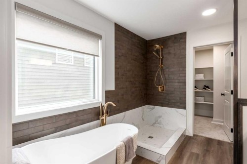 53 Royston Grove Nw, Calgary, AB - Indoor Photo Showing Bathroom