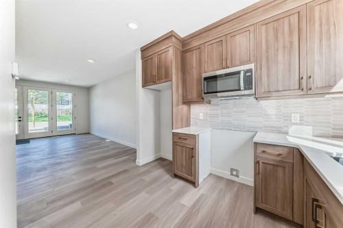 5406 6 Street Sw, Calgary, AB - Indoor Photo Showing Kitchen