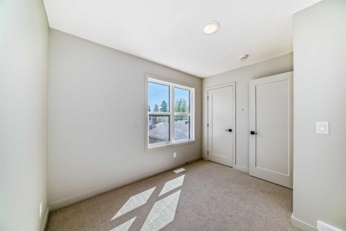 5406 6 Street Sw, Calgary, AB - Indoor Photo Showing Other Room