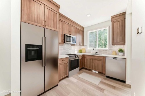 5406 6 Street Sw, Calgary, AB - Indoor Photo Showing Kitchen