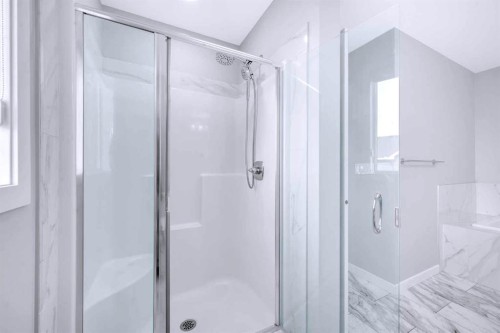 154 Silver Spruce Grove Sw, Calgary, AB - Indoor Photo Showing Bathroom