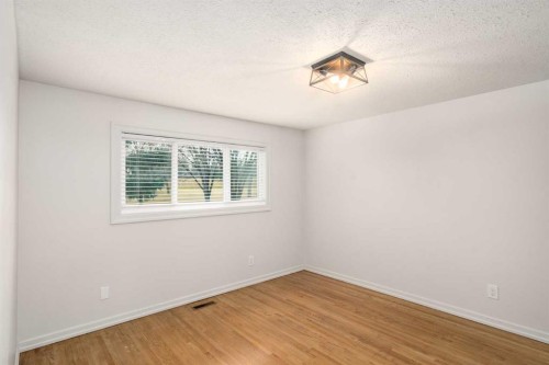 14-2815 Palliser Drive Sw, Calgary, AB - Indoor Photo Showing Other Room