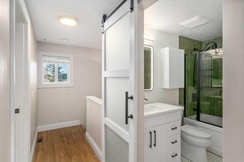 14-2815 Palliser Drive Sw, Calgary, AB - Indoor Photo Showing Bathroom