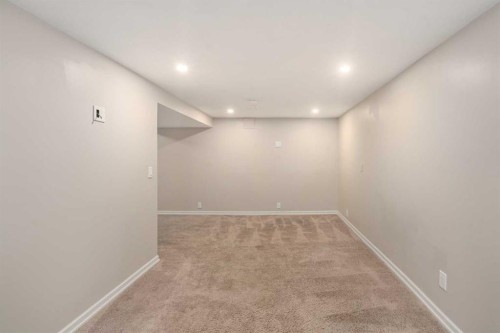 14-2815 Palliser Drive Sw, Calgary, AB - Indoor Photo Showing Other Room