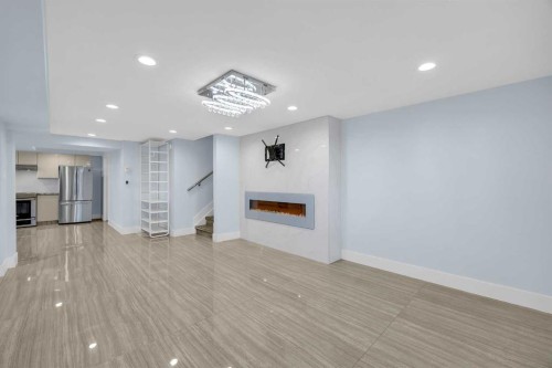 11 Selkirk Drive Sw, Calgary, AB - Indoor