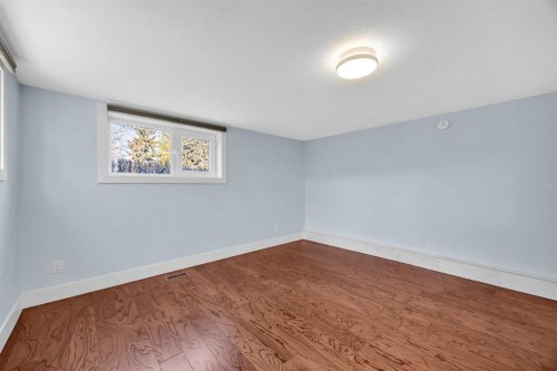 11 Selkirk Drive Sw, Calgary, AB - Indoor Photo Showing Other Room
