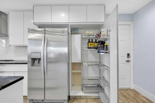 11 Selkirk Drive Sw, Calgary, AB - Indoor