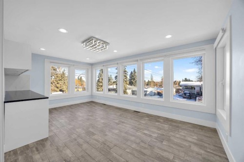 11 Selkirk Drive Sw, Calgary, AB - Indoor Photo Showing Other Room