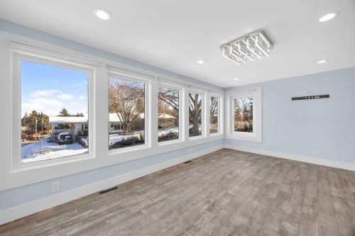 11 Selkirk Drive Sw, Calgary, AB - Indoor Photo Showing Other Room