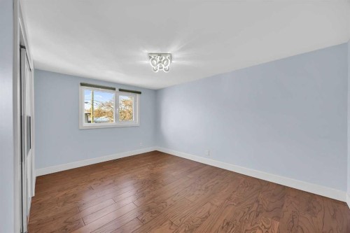 11 Selkirk Drive Sw, Calgary, AB - Indoor Photo Showing Other Room