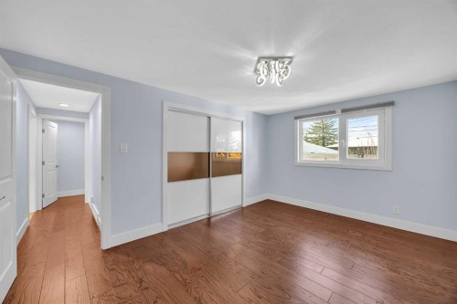 11 Selkirk Drive Sw, Calgary, AB - Indoor Photo Showing Other Room