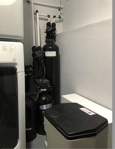 11 Selkirk Drive Sw, Calgary, AB - Indoor