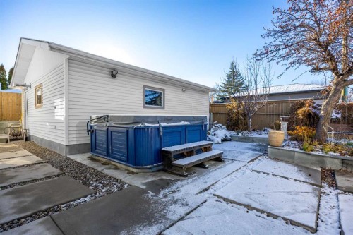 11 Selkirk Drive Sw, Calgary, AB - Outdoor