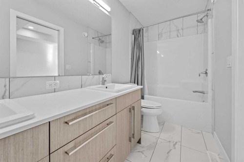 57 Corner Meadows Gate Ne, Calgary, AB - Indoor Photo Showing Bathroom