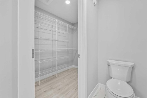 57 Corner Meadows Gate Ne, Calgary, AB - Indoor Photo Showing Bathroom