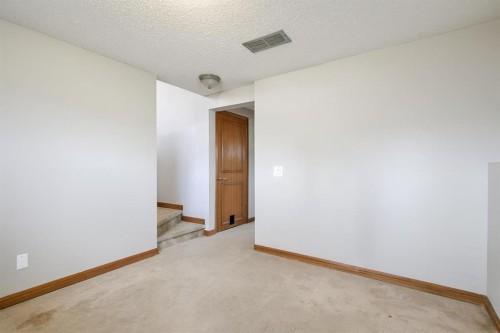 278 Shawnessy Drive Sw, Calgary, AB - Indoor Photo Showing Other Room