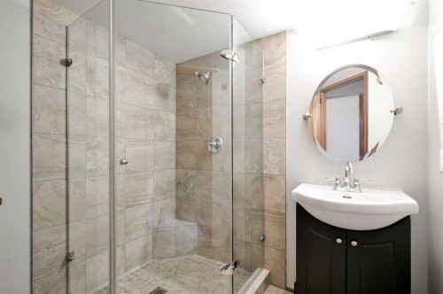 278 Shawnessy Drive Sw, Calgary, AB - Indoor Photo Showing Bathroom