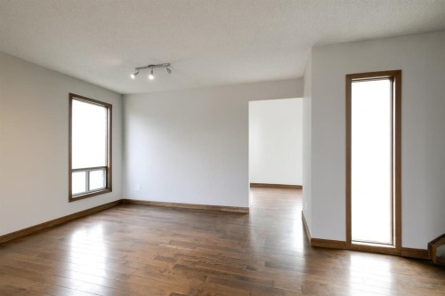 278 Shawnessy Drive Sw, Calgary, AB - Indoor Photo Showing Other Room