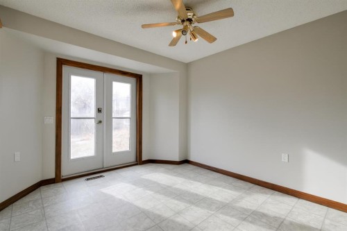 278 Shawnessy Drive Sw, Calgary, AB - Indoor Photo Showing Other Room