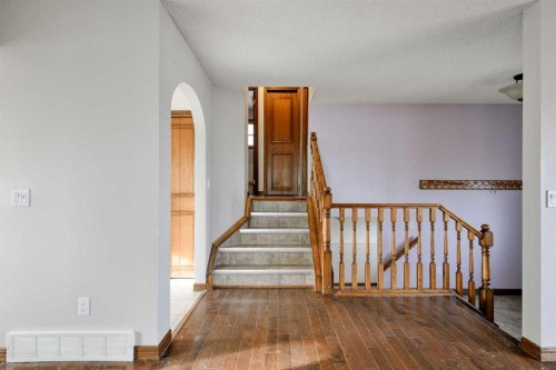 278 Shawnessy Drive Sw, Calgary, AB - Indoor Photo Showing Other Room