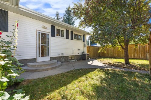 1048 39 Avenue Nw, Calgary, AB - Outdoor