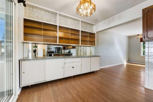 1048 39 Avenue Nw, Calgary, AB - Indoor