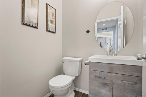 110 Brightonwoods Green Se, Calgary, AB - Indoor Photo Showing Bathroom