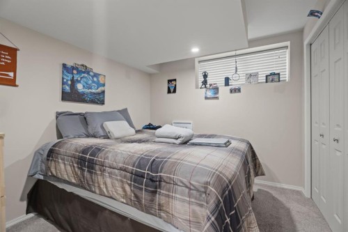 110 Brightonwoods Green Se, Calgary, AB - Indoor Photo Showing Bedroom