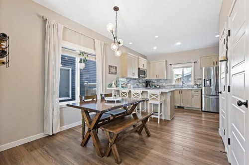 142 Highview Gate Se, Airdrie, AB - Indoor Photo Showing Dining Room