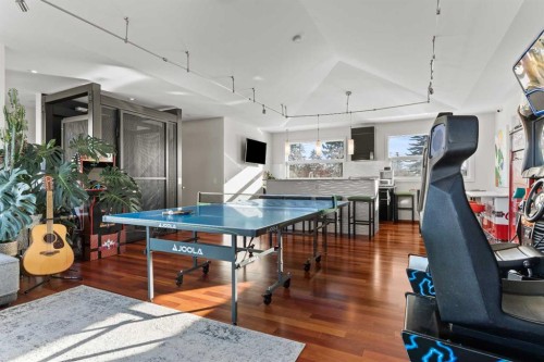 4712 Elbow Drive Sw, Calgary, AB - Indoor Photo Showing Other Room