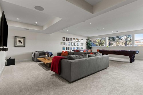 4712 Elbow Drive Sw, Calgary, AB - Indoor Photo Showing Other Room