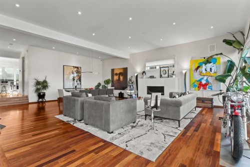 4712 Elbow Drive Sw, Calgary, AB - Indoor Photo Showing Living Room