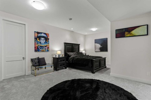 4712 Elbow Drive Sw, Calgary, AB - Indoor Photo Showing Bedroom