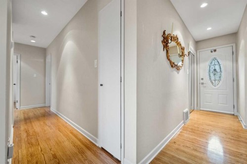 1228 Richland Road Ne, Calgary, AB - Indoor Photo Showing Other Room