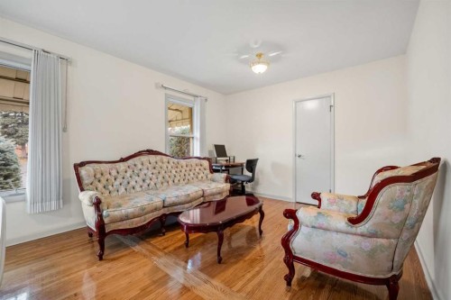 1228 Richland Road Ne, Calgary, AB - Indoor Photo Showing Living Room