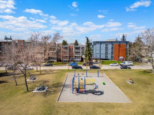 1228 Richland Road Ne, Calgary, AB - Outdoor With View