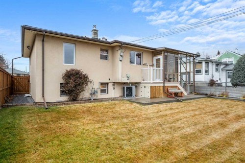 1228 Richland Road Ne, Calgary, AB - Outdoor