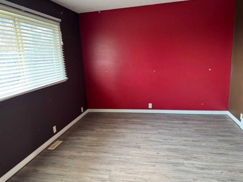 8-220 Erin Mount Crescent Se, Calgary, AB - Indoor Photo Showing Other Room