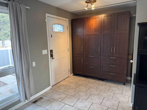 8-220 Erin Mount Crescent Se, Calgary, AB - Indoor Photo Showing Other Room