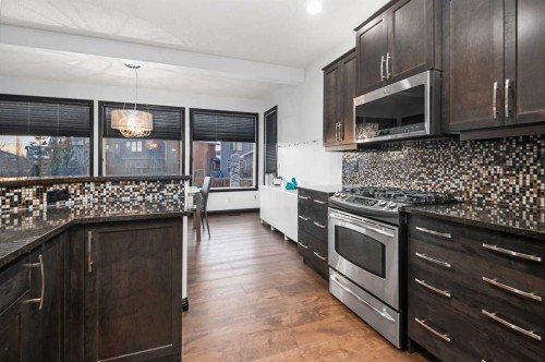 31 Royal Oak Circle Nw, Calgary, AB - Indoor Photo Showing Kitchen With Upgraded Kitchen