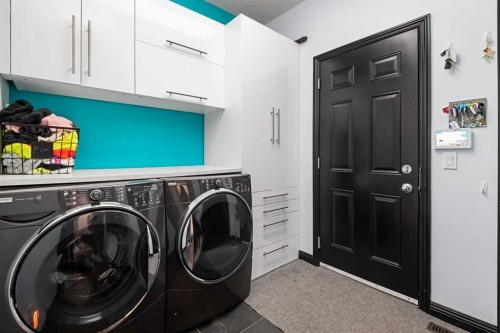31 Royal Oak Circle Nw, Calgary, AB - Indoor Photo Showing Laundry Room