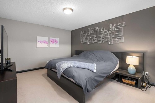 31 Royal Oak Circle Nw, Calgary, AB - Indoor Photo Showing Bedroom