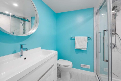 31 Royal Oak Circle Nw, Calgary, AB - Indoor Photo Showing Bathroom