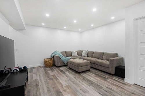 31 Royal Oak Circle Nw, Calgary, AB - Indoor