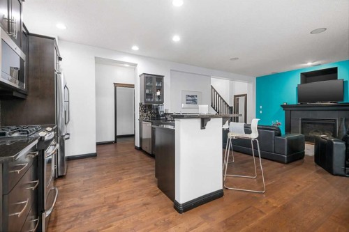 31 Royal Oak Circle Nw, Calgary, AB - Indoor Photo Showing Kitchen With Upgraded Kitchen