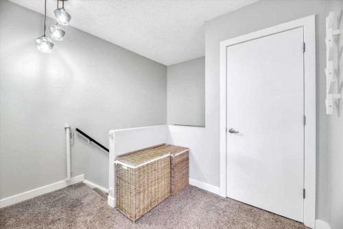 103-1720 13 Street Sw, Calgary, AB - Indoor Photo Showing Other Room