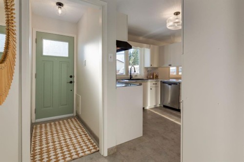 743 Sabrina Road Sw, Calgary, AB - Indoor