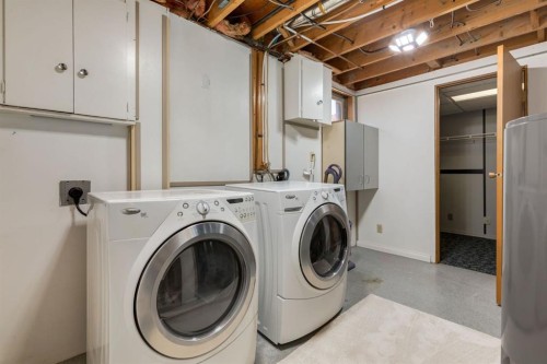 743 Sabrina Road Sw, Calgary, AB - Indoor Photo Showing Laundry Room