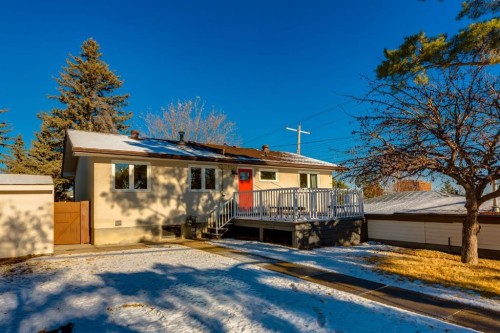 743 Sabrina Road Sw, Calgary, AB - Outdoor With Deck Patio Veranda
