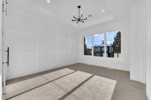 452 22 Avenue Ne, Calgary, AB - Indoor Photo Showing Other Room